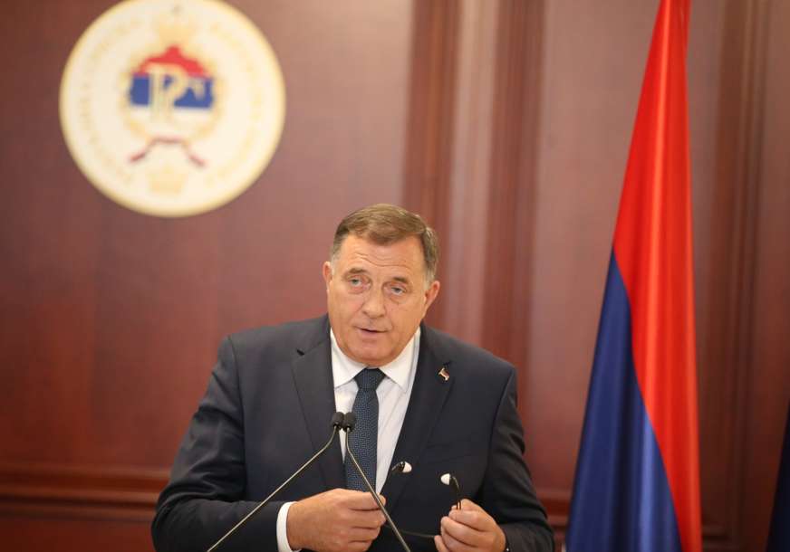 Dodik poručio da sebi uvodi sankcije