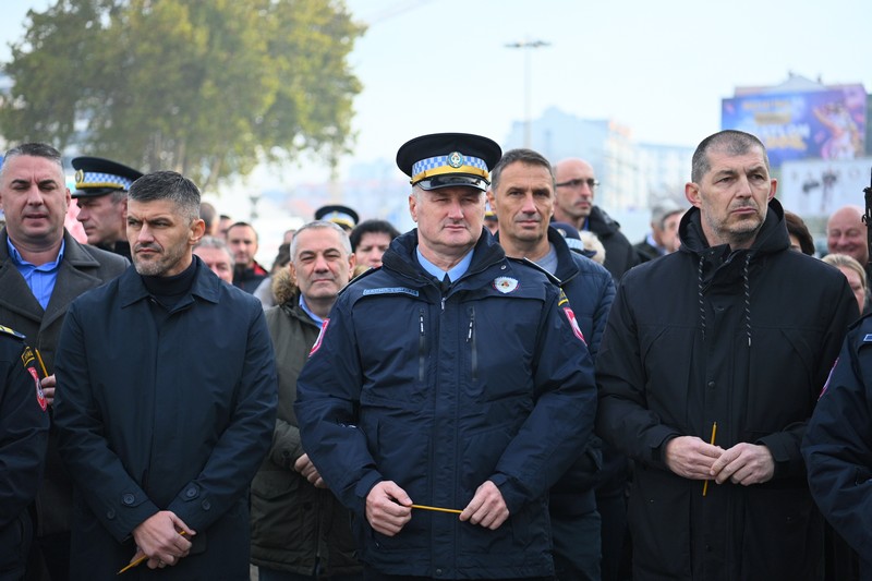 Položeni vijenci: Policijska uprava Bijeljina obilježava Krsnu slavu Svetog Arhangela Mihaila (FOTO)