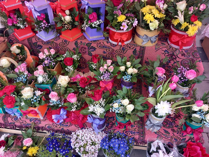 Bijeljina: Bogata ponuda cvijeća za 8. mart, evo šta su Bijeljinci najviše kupovali (FOTO)