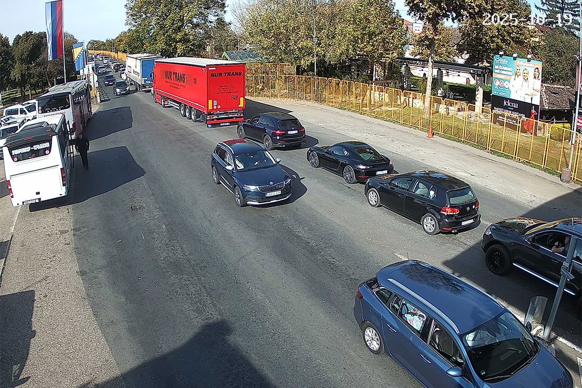 Kolone vozila na izlazu iz BiH