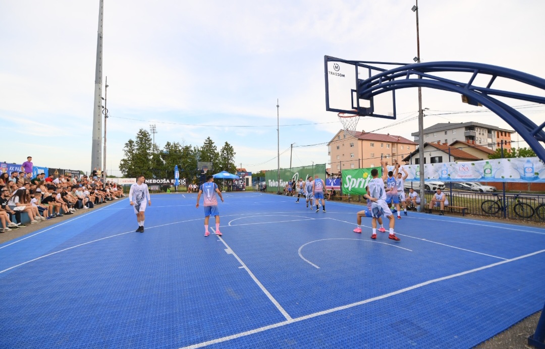 Počela Basket liga Bijeljine: Vrhunska košarka na terenu Radnika (FOTO)