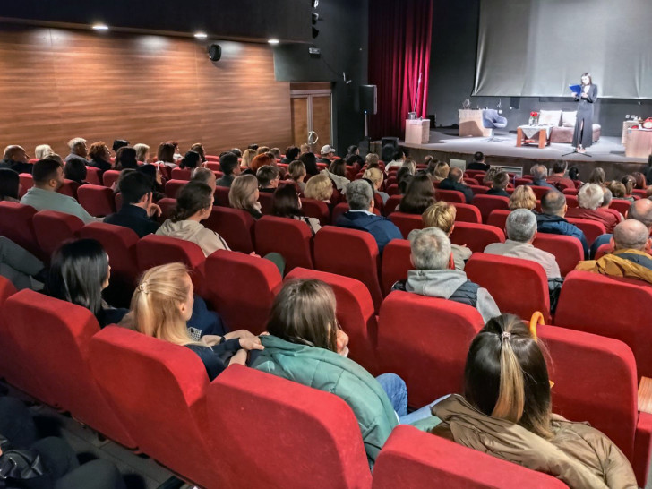 Bratunačko Omladinsko pozorište izvelo predstavu "Mali princ"