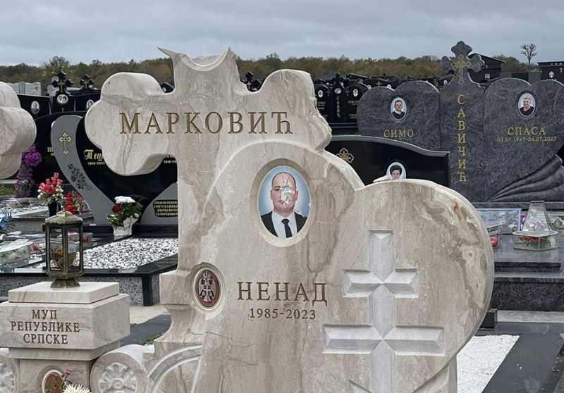 Dvojica uhapšena zbog skrnavljenja nadgrobnog spomenika bijeljinskog inspektora