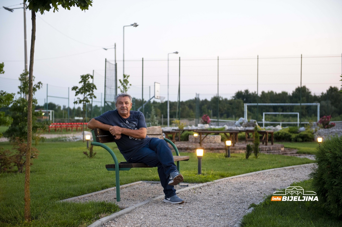 Mićo Čokić oplemenjuje rodno selo kod Šamca: Površinu obraslu šibljem pretvorio u impozantan kompleks