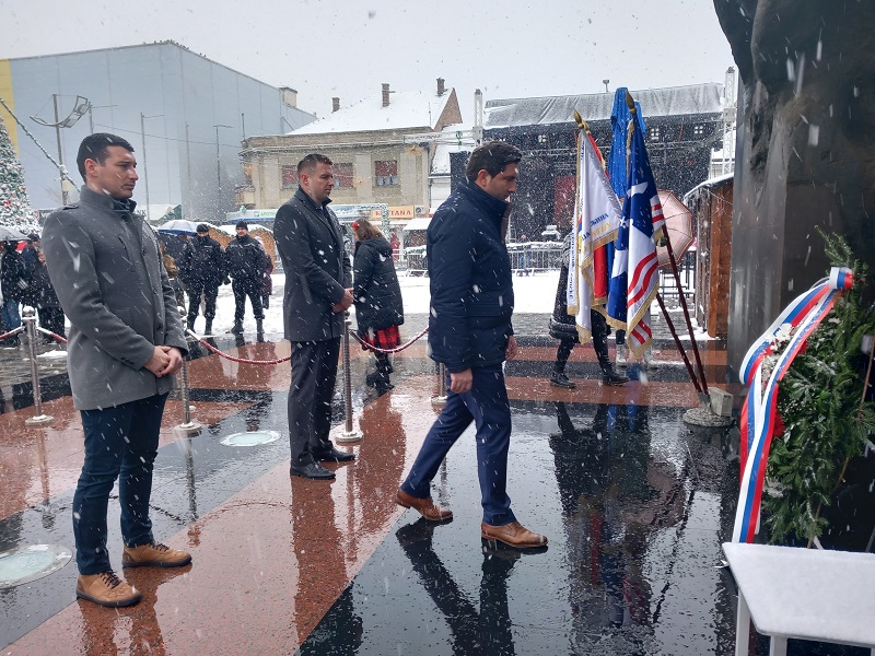 Bijeljina: Položeni vijenci povodom Dana Republike, Grad organizovao svečeni prijem (FOTO)