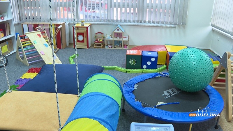 Bijeljina dobila novu besplatnu uslugu “Kratki predah”: Podrška mladima s poteškoćama i veliko olakšanje za roditelje