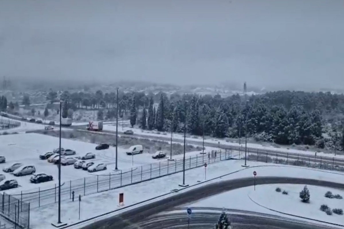 Split pod snježnim pokrivačem (VIDEO)