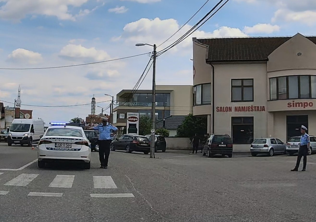 Udes u Bijeljini, učestvovali auto i motocikl (FOTO)