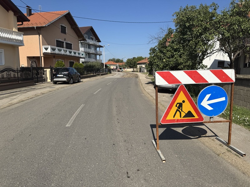 Janja: Počelo asfaltiranje Ulice braće Lazić, grad otkrio koliko koštaju radovi i ko će ih platiti