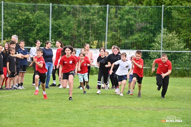 Održani osmi Sportski susreti u Austriji: Manifestacija koja budi emocije (FOTO)