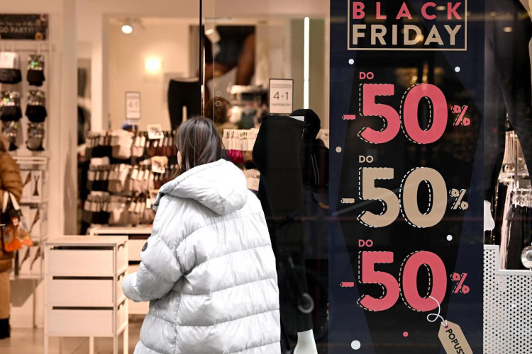 “Crni petak“ pun trikova