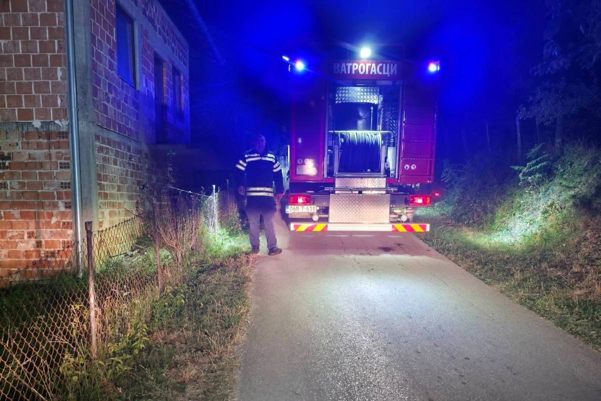Požar u Šekovićima: Štala potpuno izgorjela