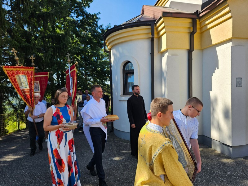 Kumovao u rodnom mjestu: Načelnik Gajić na slavi hrama u Mezgraji