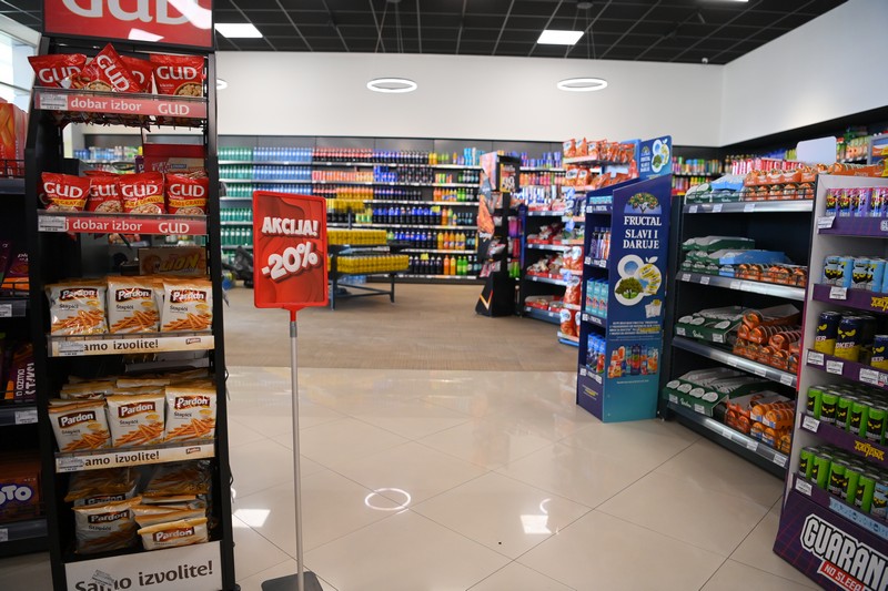 Odlične cijene u “Nešković” marketu u Sremskoj: Iskoristite popust od 20 odsto (FOTO)