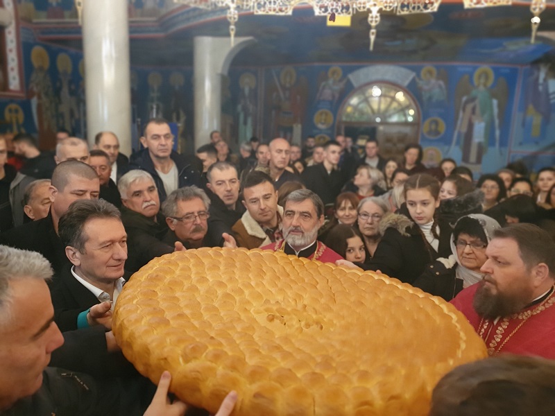 BOŽIĆNO JUTRO U UGLJEVIKU: Liturgija i pričest za najradosniji hrišćanski praznik