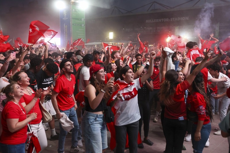 Panika na Evropskom prvenstvu: Izbodena tri navijača