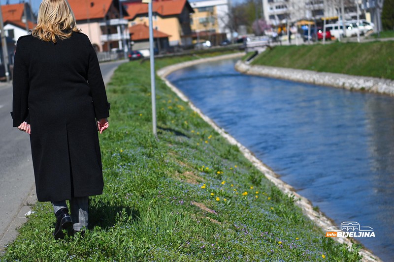 Bijeljinski policajci spasili ženu iz kanala Dašnica: “Svako human treba tako da postupi” (FOTO)