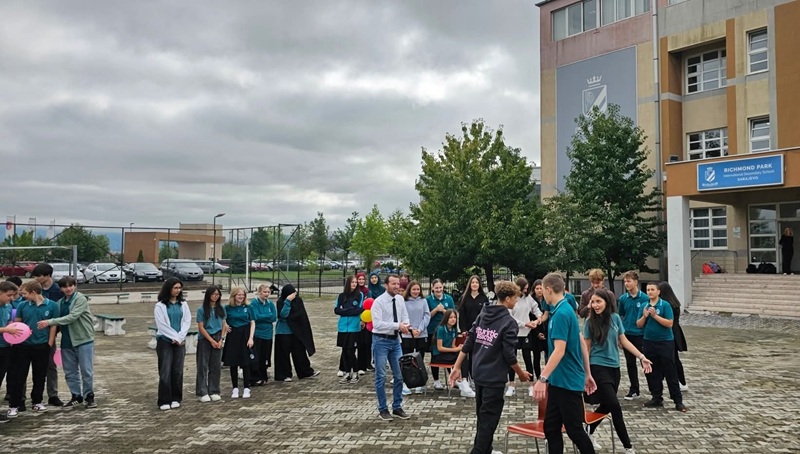 Sofija Motika (16) iz Vlasenice je ponos Srpske: Nastava joj traje do 15 sati, fascinira je arheologija (FOTO)