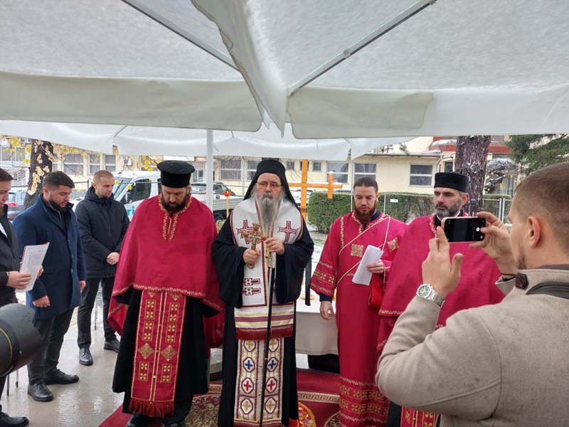 U krugu bijeljinske Bolnice osveštani temelji hrama Svetog Nektarija Eginskog