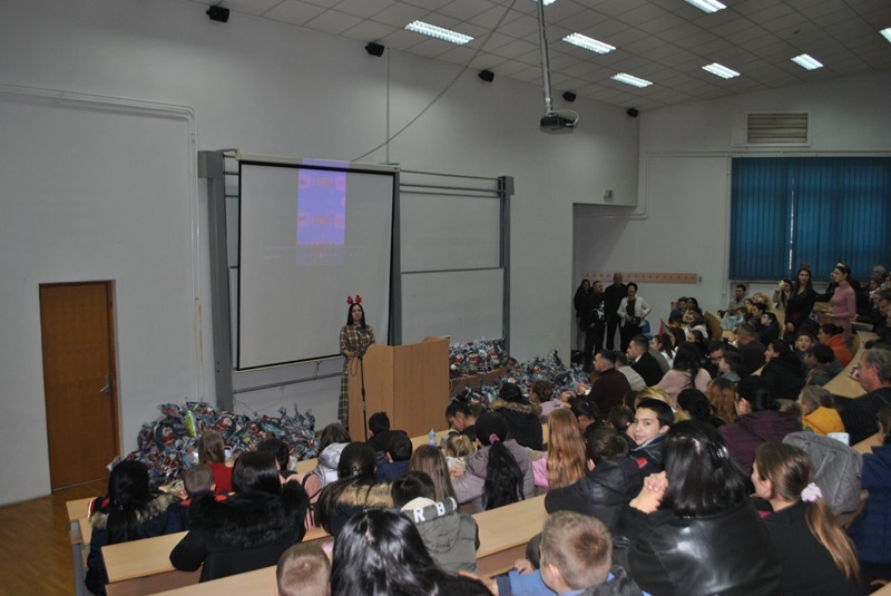 Studentske organizacije i Bijeljinsko udruženje mladih realizovali akciju “A zašto ja nemam paketić”