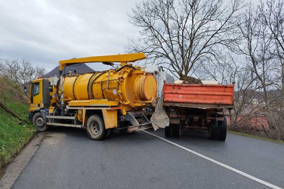 Uklonjene barikade u Zubinom Potoku, u toku uklanjanje u mjestu Rudare