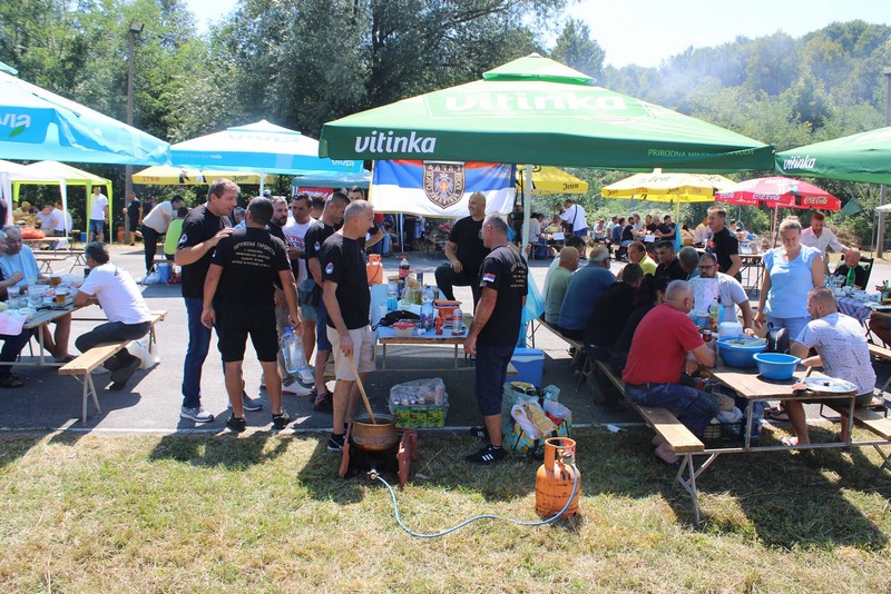 Lopare: U Tobutu je održana Prva kotlićijada (FOTO)