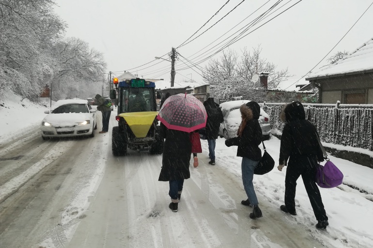 Širom Srbije snijeg, problemi sa strujom i u saobraćaju