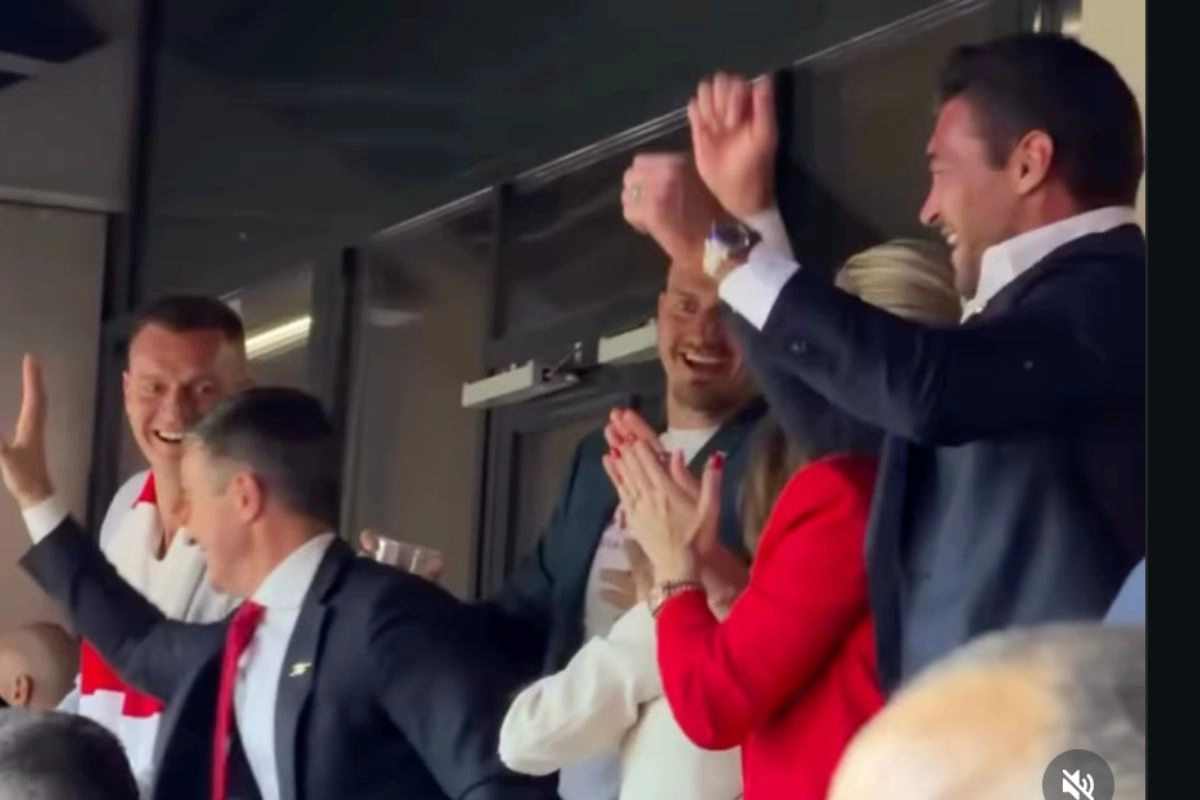 Jokić uz pivo prati finale LŠ i navija za Arsenal (VIDEO)