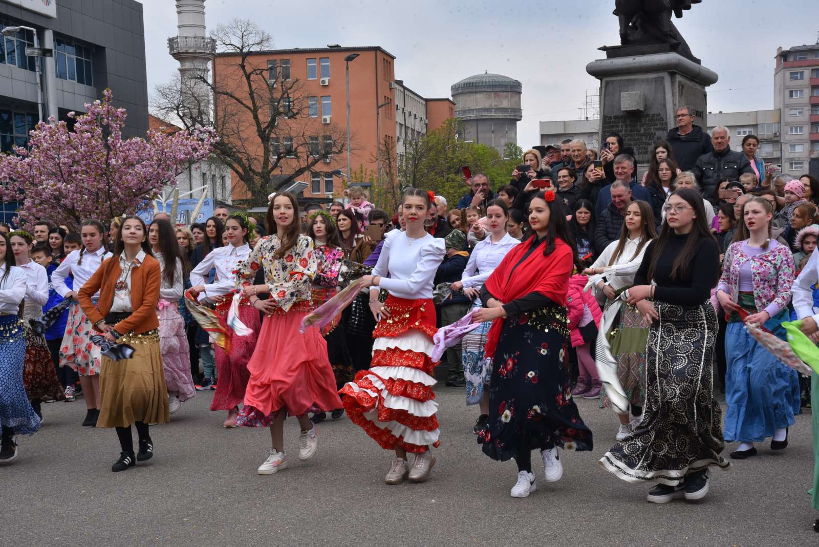 Bijeljina: Lazarice igrale za rodnu godinu