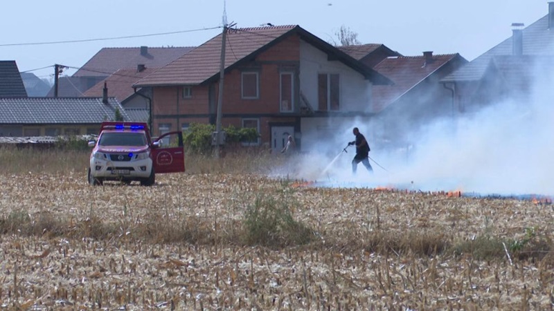 Bijeljina: Požar izbio u naselju Pučile