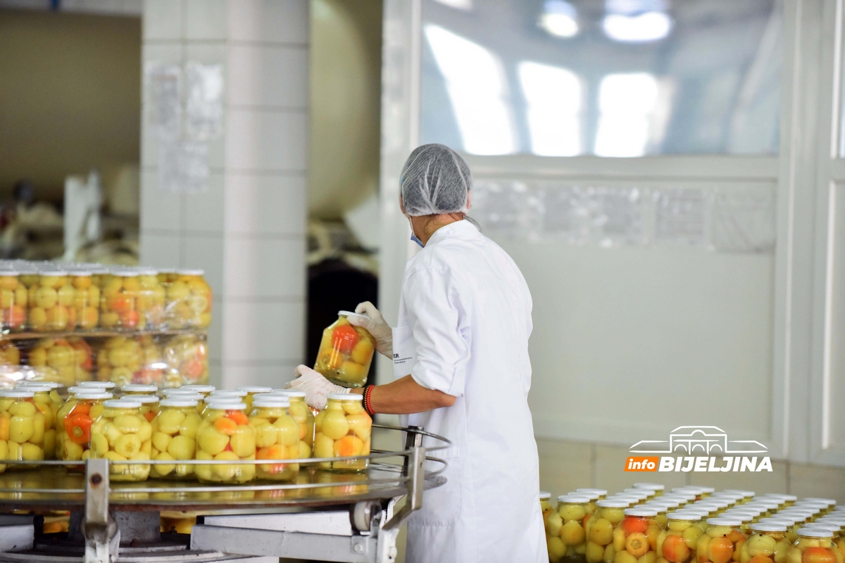 Skuplja tegla ajvara i flaša soka: Poskupljenja pogađaju i domaće prerađivače u Srpskoj