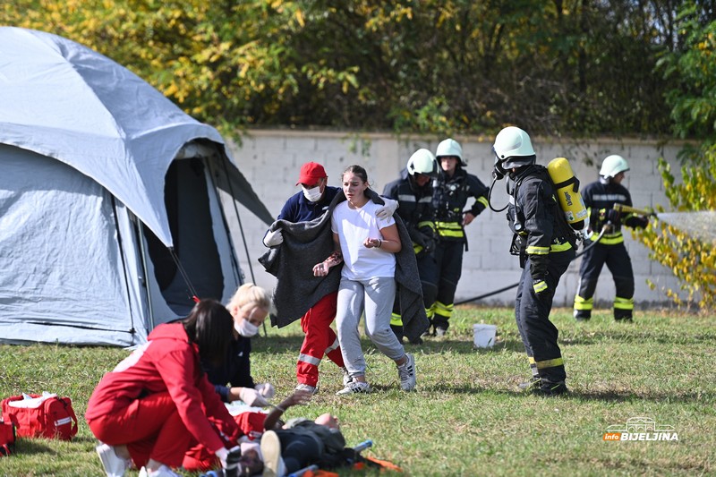 Bijeljina: Višenamjenske terenske jedinice Crvenog krsta RS pokazale obučenost u slučaju katastrofa (FOTO)