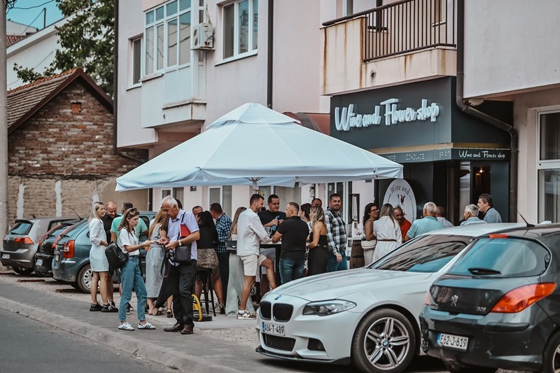 Bijeljina dobila „Wine & Flower shop“: Uplovite u ljepotu vinskog svijeta (FOTO)