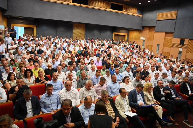 Bijeljina: Počela Izvještajna Skupština SDS-a, šta će delegati odlučiti? (FOTO) 