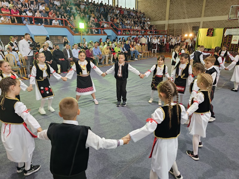 GODIŠNJI KONCERT U ČAST KRSNE SLAVE: KUD „Ravno Polje“ proslavio Svetog Vasilija Ostroškog i 15 godina rada