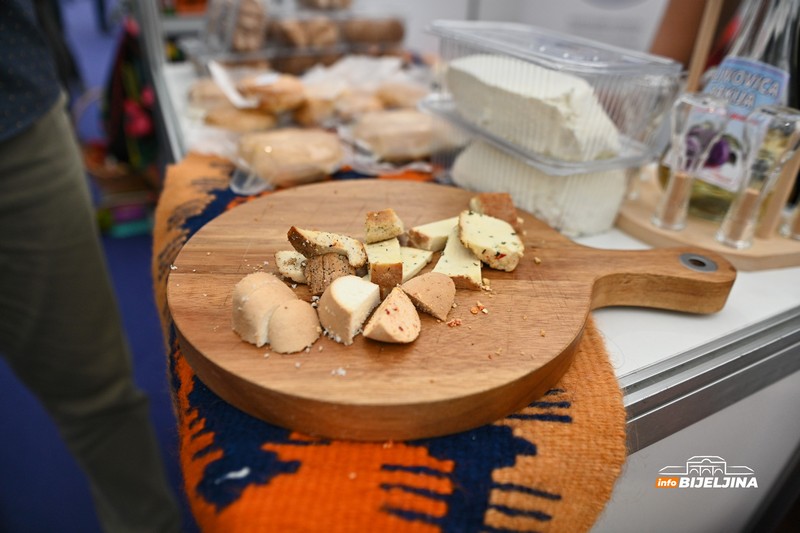 Majevički sir zarac na bijeljinskom „Interagru 2023“ (FOTO)