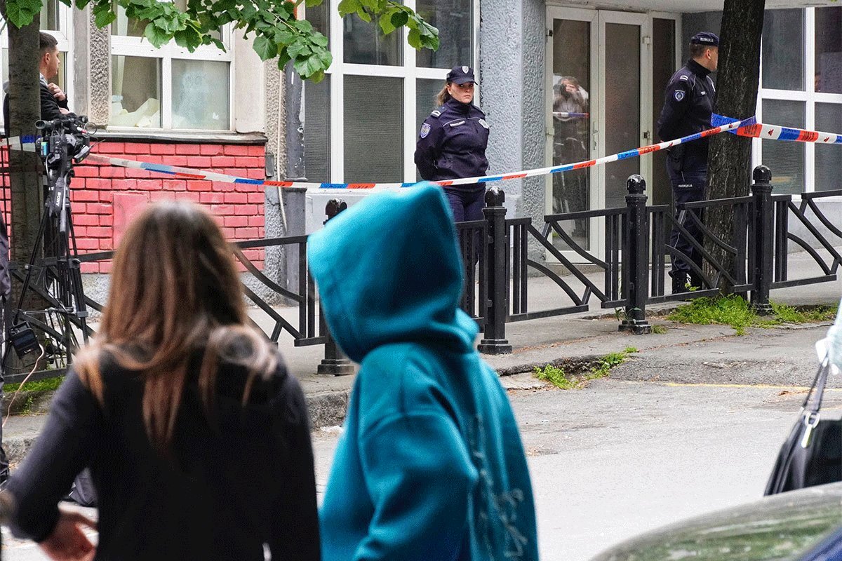 NOVI ŠOKANTNI DETALJI Učenik 