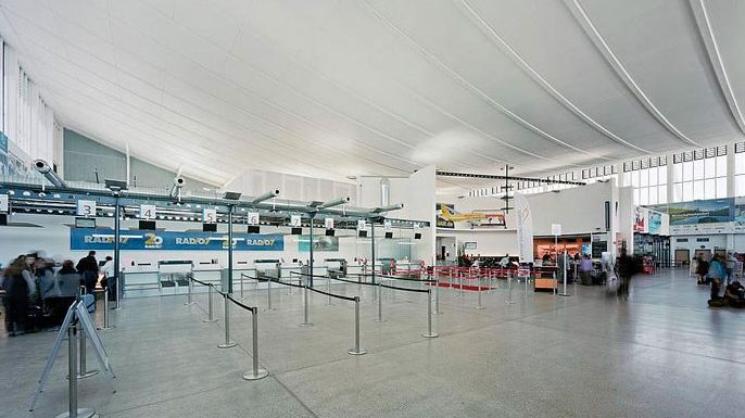 Sletjeli iz Tuzle u Njemačku, odmah ih vratili drugim avionom nazad