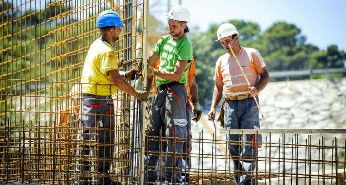 Sindikat apeluje na nadležne da sklone radnike sa sunca