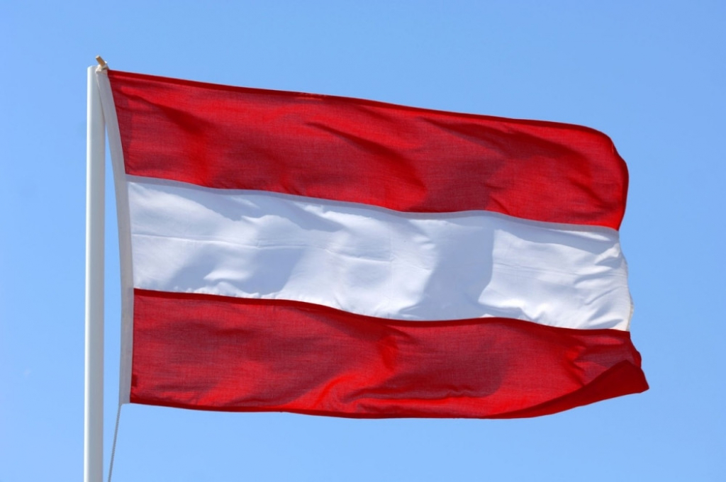 Нижняя австрия флаг. Австрия Flag. Вена Австрия флаг. Austria флаг. Национальный флаг Австрии.