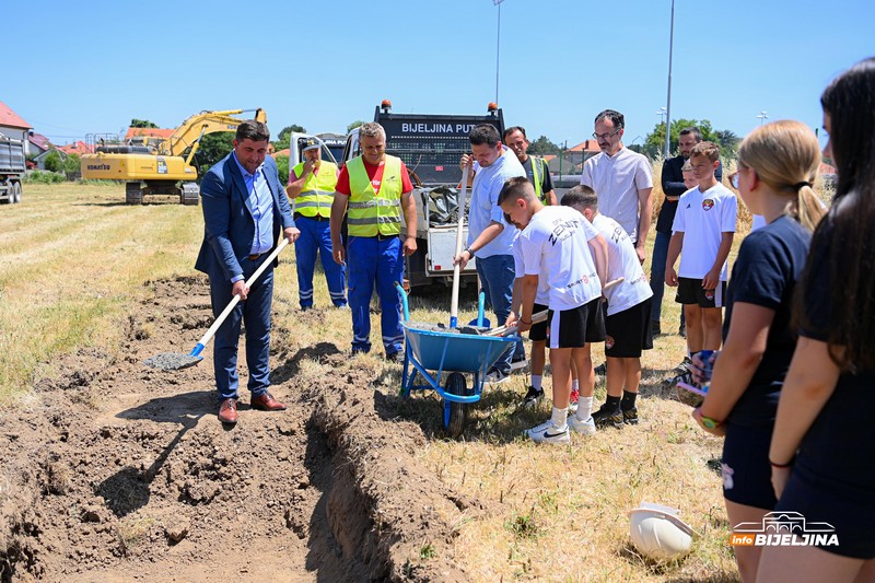 Napokon počela gradnja sportske dvorane u Bijeljini: Rade tek prvu fazu, za ostatak nedostaju milioni KM (FOTO)