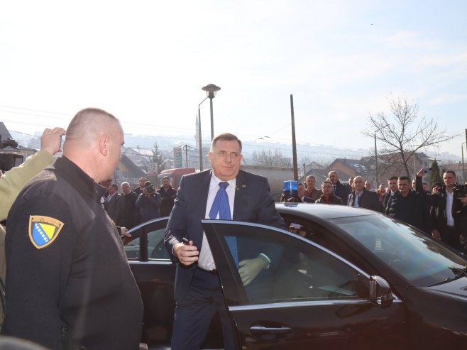 (VIDEO) DODIK STIGAO U SUD BIH Predsjednik Srpske dočekan aplauzom