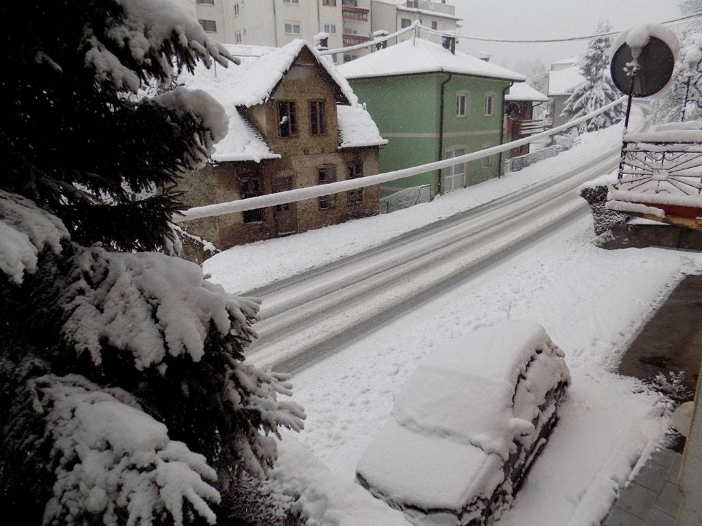 Zbog snijega bez struje u Srebrenici i Bratuncu