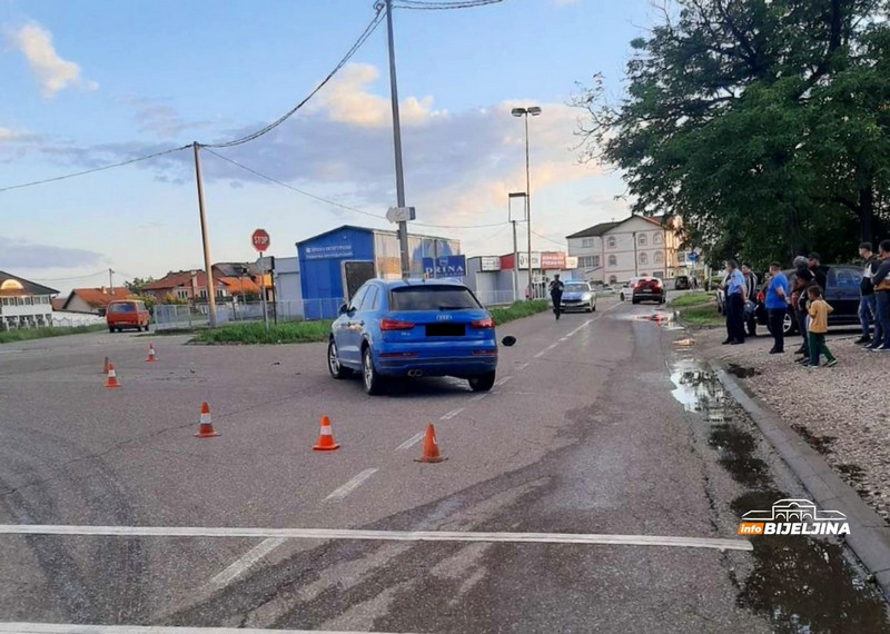 Bijeljina: Sudar automobila i mopeda, vozač prevezen u bolnicu (FOTO)