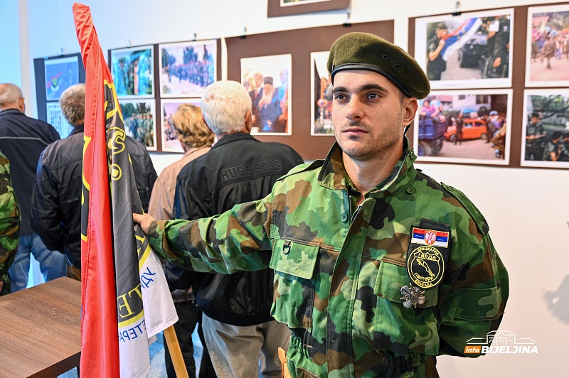 Otvorena izložba ratnih fotografija Garde Panteri (FOTO)