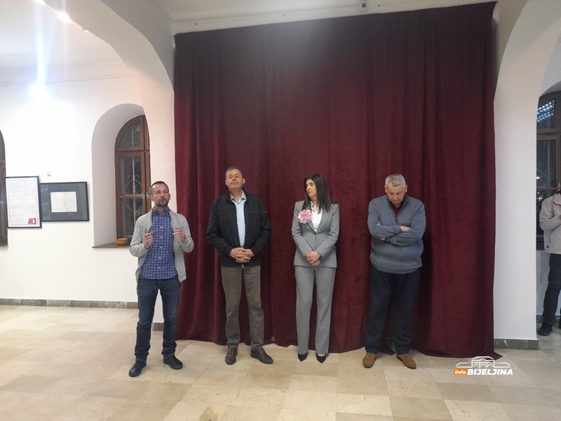 U Bijeljini otvorena izložba o najuglednijim ljudima iz prošlosti Semberije: Najčestitiji bili vođe u selima (FOTO)