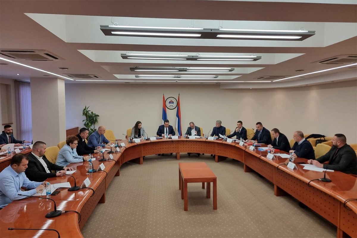 Zasjeda Kolegijum Narodne skupštine: Odluka o referendumu, Dodiku i Viškoviću