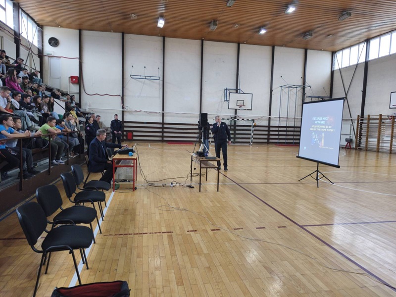 Bijeljina pred praznike pod nadzorom: Policija upozorava na opasnosti pirotehnike i najavljuje kazne od 300 KM /FOTO/