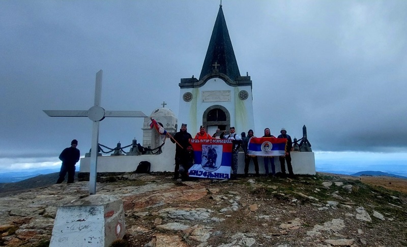 U čast i slavu predaka: Grupa patriota iz Bijeljine ide na brojna hodočašća (FOTO)