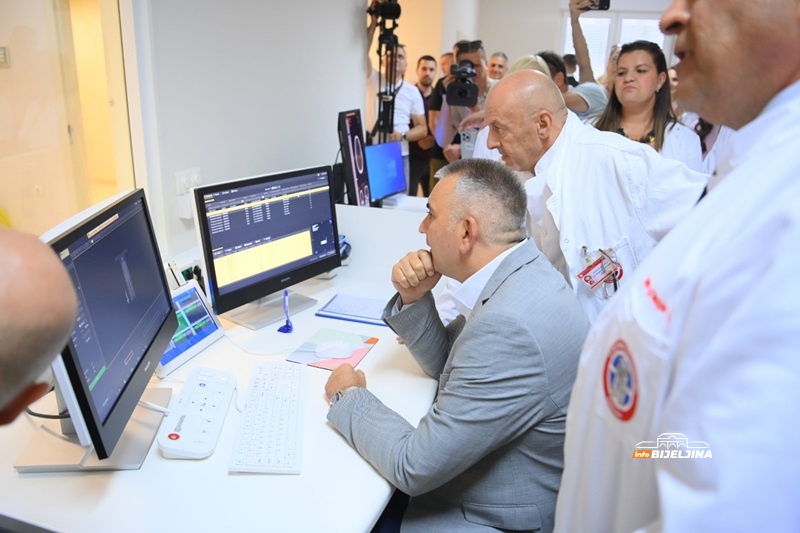 Novi CT aparat pušten u rad u Bijeljini: Minić i Šeranić najavili novu eru dijagnostike u Bolnici „Sveti Vračevi“ (FOTO)